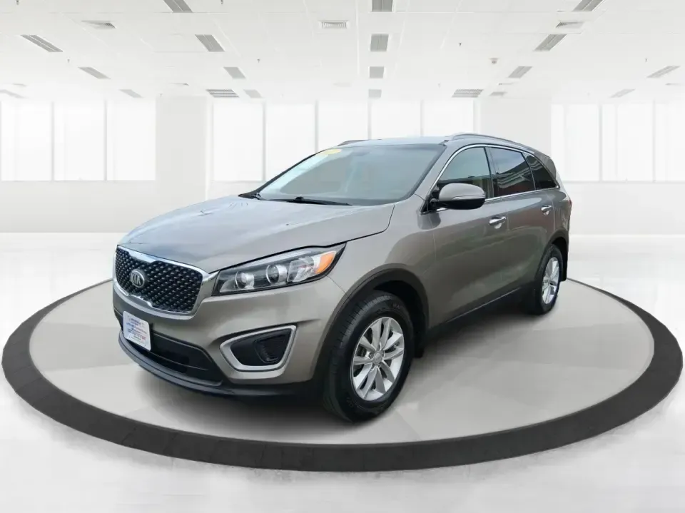 2017 Kia Sorento 2.4L LX (5XYPG4A30HG) with an 2.4L I-4 gasoline direct injection engine, 6A transmission, located at 1951 S Dayton Lakeview Rd., New Carlisle, OH, 45344, (937) 908-9800, 39.890999, -84.050255 - Picture your next weekend: the family packed up for a day at Carillon Historical Park, groceries loaded after a quick stop near The Greene, and plenty of room left for sports gear or a stroller-without feeling like you're driving something bulky. This 2017 Kia Sorento LX is built for real life in th - Photo#8
