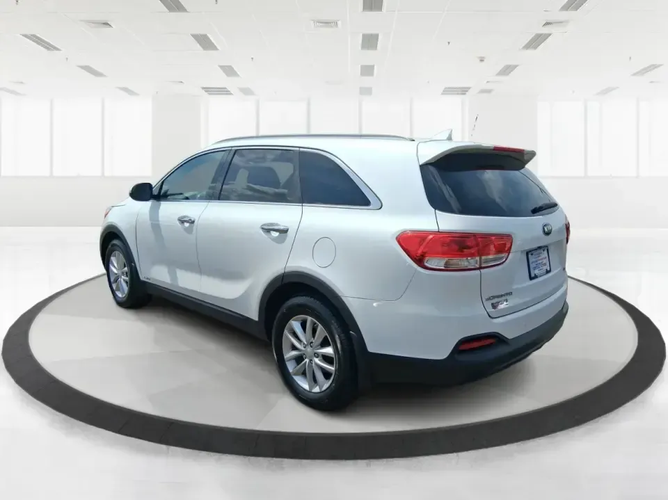 2016 Kia Sorento 2.4L LX (5XYPGDA34GG) with an 2.4L I-4 gasoline direct injection engine, 6-Speed Automatic transmission, located at 880 E. National Road, Vandalia, OH, 45377, (937) 908-9800, 39.891918, -84.183594 - Ready for school drop-offs, I-75 commutes, and spontaneous weekend getaways to the Dayton area-this 2016 Kia Sorento LX is the kind of SUV that fits real life. With confident AWD capability, flexible seating, and everyday comfort, it's a smart pick for growing families, shift workers with long drive - Photo#4
