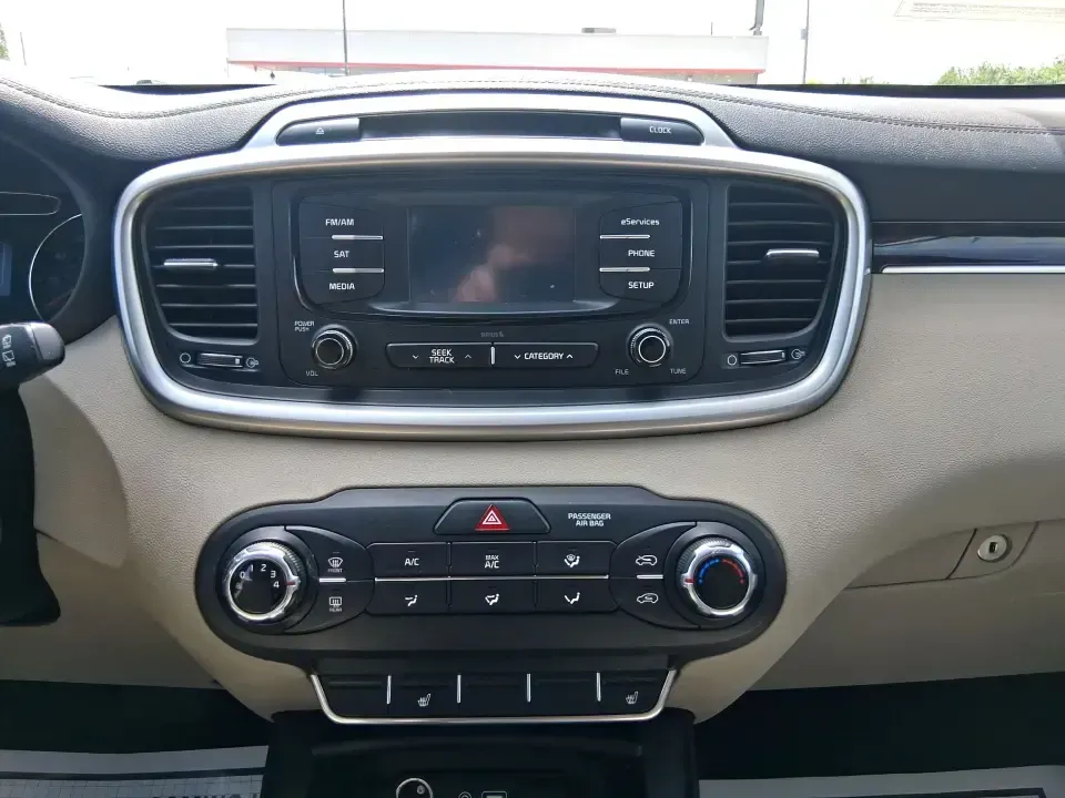 2016 Kia Sorento 2.4L LX (5XYPGDA34GG) with an 2.4L I-4 gasoline direct injection engine, 6-Speed Automatic transmission, located at 880 E. National Road, Vandalia, OH, 45377, (937) 908-9800, 39.891918, -84.183594 - Ready for school drop-offs, I-75 commutes, and spontaneous weekend getaways to the Dayton area-this 2016 Kia Sorento LX is the kind of SUV that fits real life. With confident AWD capability, flexible seating, and everyday comfort, it's a smart pick for growing families, shift workers with long drive - Photo#13