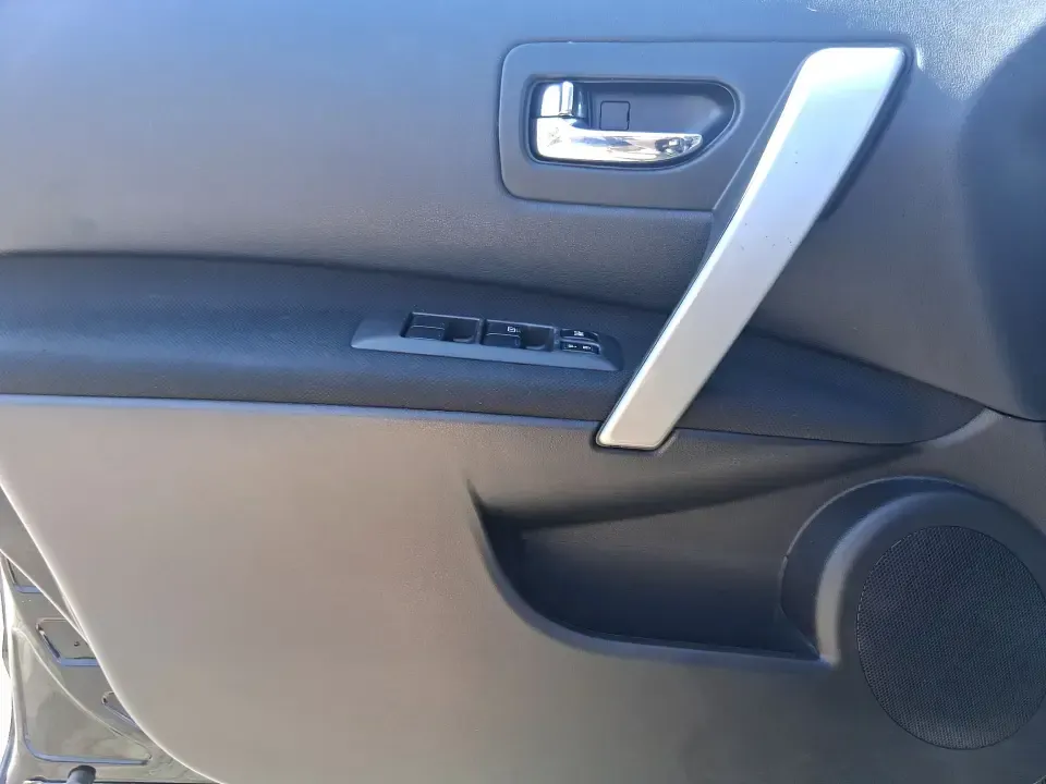 2015 Nissan Rogue S (JN8AS5MV0FW) with an 2.5L I-4 DOHC engine, Continuously Variable Transmission transmission, located at 1230 East Main St, Xenia, OH, 45385, (937) 908-9800, 39.688026, -83.910172 - Need a capable SUV for Ohio's changing seasons-school runs in the morning, a long commute down US-35, and a weekend escape to John Bryan State Park or the Greene County Fairgrounds? This 2015 Nissan Rogue S in Super Black is the kind of practical, do-it-all crossover that fits real life in Xenia: co - Photo#17