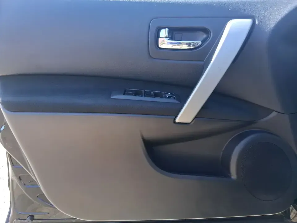 2015 Nissan Rogue S (JN8AS5MV0FW) with an 2.5L I-4 DOHC engine, Continuously Variable Transmission transmission, located at 1230 East Main St, Xenia, OH, 45385, (937) 908-9800, 39.688026, -83.910172 - Need a capable SUV for Ohio's changing seasons-school runs in the morning, a long commute down US-35, and a weekend escape to John Bryan State Park or the Greene County Fairgrounds? This 2015 Nissan Rogue S in Super Black is the kind of practical, do-it-all crossover that fits real life in Xenia: co - Photo#18