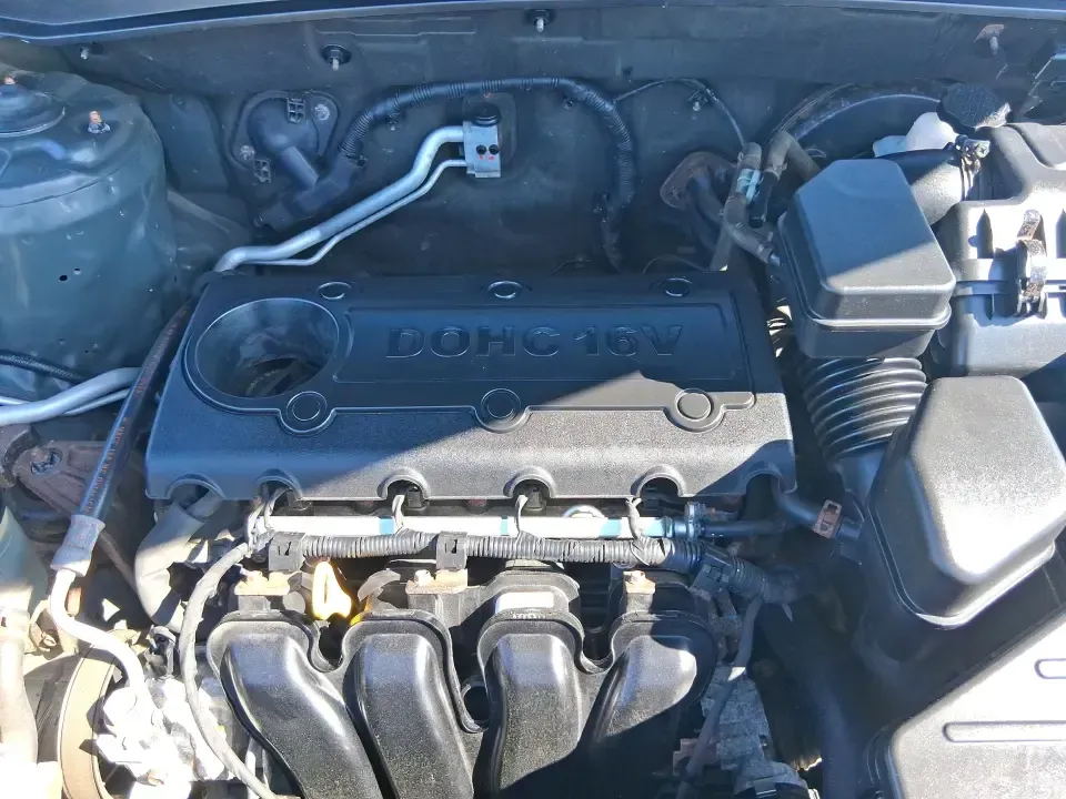 2012 Hyundai Santa Fe GLS (5XYZGDABXCG) with an 2.4L I-4 DOHC engine, 6-Speed Automatic transmission, located at 8750 N County Rd 25A, Piqua, OH, 45356, (937) 908-9800, 40.164391, -84.232513 - Pack up the kids, load the groceries, and head out for a weekend escape-this 2012 Hyundai Santa Fe GLS is the kind of SUV that fits real life in West Central Ohio. Whether you're commuting up N County Rd 25A toward Troy, running errands near downtown Piqua, or planning a road trip out past the Great - Photo#11