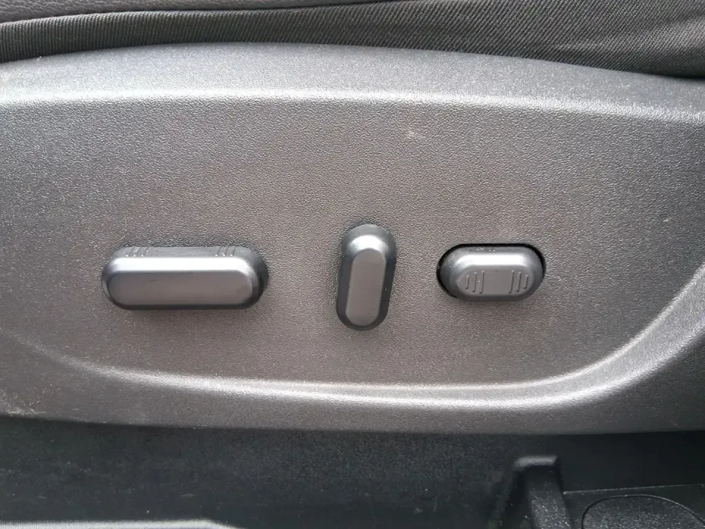 2019 Ford Escape SE 4WD (1FMCU9GD8KU) with an 1.5L L4 DOHC 16V engine, 6A transmission, located at 8750 N County Rd 25A, Piqua, OH, 45356, (937) 908-9800, 40.164391, -84.232513 - Picture a weekend that starts with a quick commute through Miami County and ends with a spontaneous getaway-your SUV packed, playlists ready, and the confidence to handle Ohio's changing weather. This 2019 Ford Escape SE in eye-catching Ruby Red Metallic Tinted Clearcoat is built for real life in Pi- Photo#18
