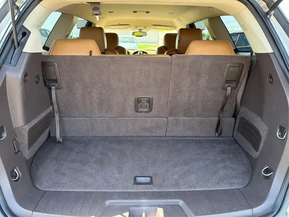 2016 Buick Enclave Leather (5GAKVBKD6GJ) with an 3.6L V-6 gasoline direct injection engine, 6-Speed Automatic Overdrive transmission, located at 8750 N County Rd 25A, Piqua, OH, 45356, (937) 908-9800, 40.164391, -84.232513 - Need one vehicle that can handle school drop-offs, grocery runs, and a weekend road trip down I-75 without feeling cramped? This 2016 Buick Enclave Leather in Iridium Metallic is built for real-life family logistics and comfortable commuting around Moraine, Dayton, and the Miami Valley-offering thre - Photo#12