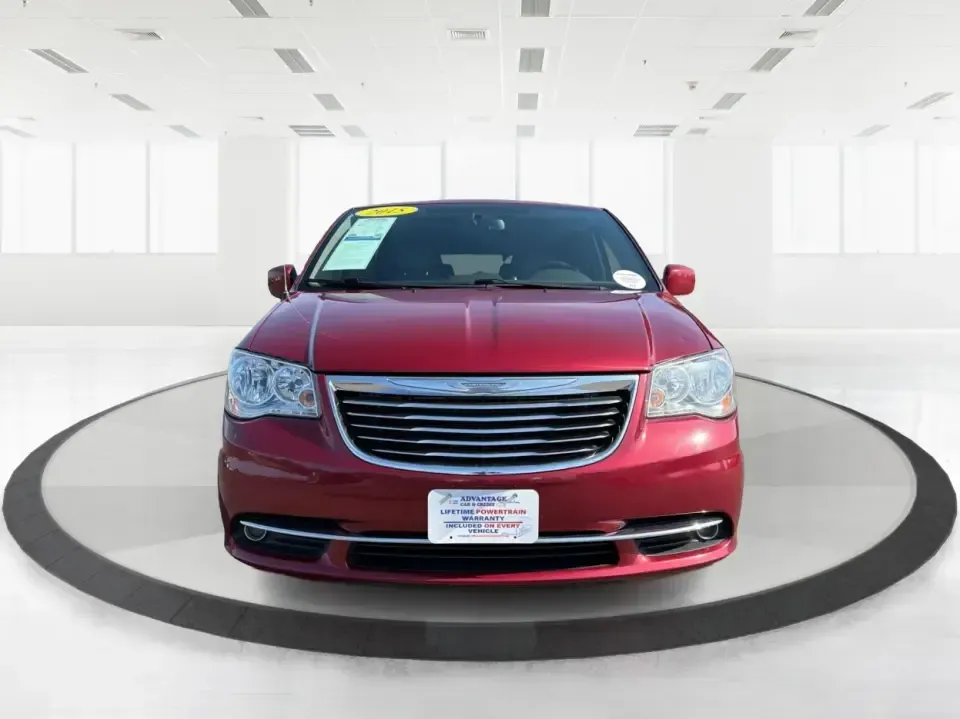 2015 Chrysler Town and Country Touring (2C4RC1BG6FR) with an 3.6L V-6 DOHC engine, 6-Speed Automatic transmission, located at 1230 East Main St, Xenia, OH, 45385, (937) 908-9800, 39.688026, -83.910172 - Load up the kids, the gear, and the snacks-this 2015 Chrysler Town and Country Touring is built for real-life family schedules, long commutes, and weekend getaways without the stress. Whether you're shuttling to practice, carpooling through Greene County, or planning a road trip that starts on US- - Photo#7