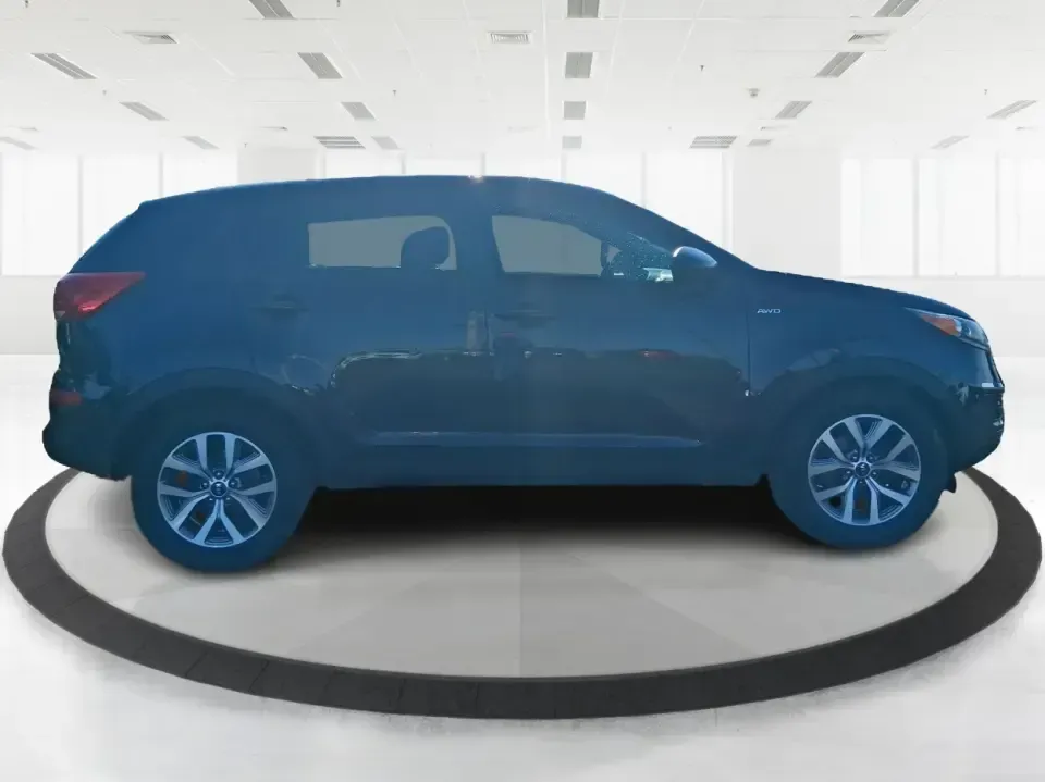 2016 Kia Sportage LX (KNDPBCAC7G7) with an Theta II 2.4L I-4 gasoline direct injection engine, 6-Speed Automatic transmission, located at 880 E. National Road, Vandalia, OH, 45377, (937) 908-9800, 39.891918, -84.183594 - Need a crossover that can handle Ohio's four seasons, school runs, and weekend getaways without draining your budget? This 2016 Kia Sportage LX is built for real life in Vandalia-whether you're commuting down I75, running errands along National Road, or packing up for a day at the Dayton Aviation He - Photo#1