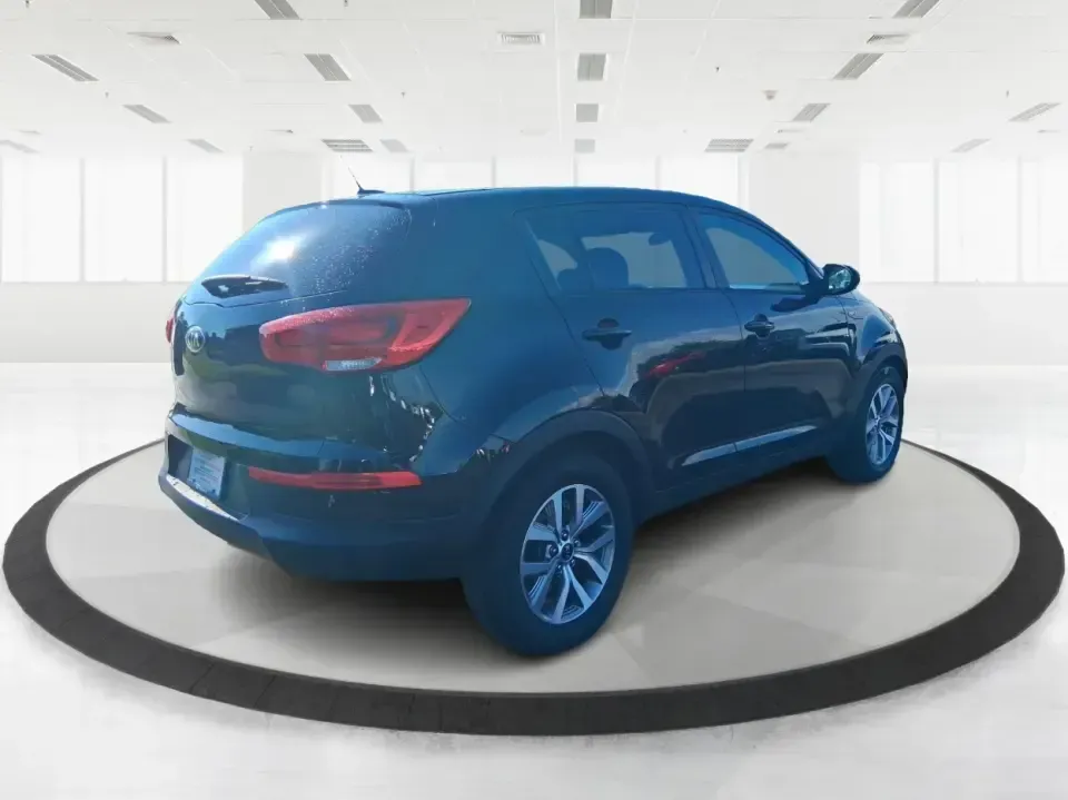 2016 Kia Sportage LX (KNDPBCAC7G7) with an Theta II 2.4L I-4 gasoline direct injection engine, 6-Speed Automatic transmission, located at 880 E. National Road, Vandalia, OH, 45377, (937) 908-9800, 39.891918, -84.183594 - Need a crossover that can handle Ohio's four seasons, school runs, and weekend getaways without draining your budget? This 2016 Kia Sportage LX is built for real life in Vandalia-whether you're commuting down I75, running errands along National Road, or packing up for a day at the Dayton Aviation He - Photo#2
