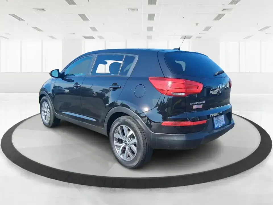 2016 Kia Sportage LX (KNDPBCAC7G7) with an Theta II 2.4L I-4 gasoline direct injection engine, 6-Speed Automatic transmission, located at 880 E. National Road, Vandalia, OH, 45377, (937) 908-9800, 39.891918, -84.183594 - Need a crossover that can handle Ohio's four seasons, school runs, and weekend getaways without draining your budget? This 2016 Kia Sportage LX is built for real life in Vandalia-whether you're commuting down I75, running errands along National Road, or packing up for a day at the Dayton Aviation He - Photo#4