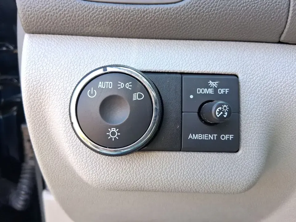 2016 Buick Enclave Leather (5GAKVBKD1GJ) with an 3.6L V-6 gasoline direct injection engine, 6-Speed Automatic Overdrive transmission, located at 1184 Kauffman Ave, Fairborn, OH, 45324, (937) 908-9800, 39.807072, -84.030914 - Weekend road trips to Yellow Springs, daily school runs across Fairborn, or a comfortable commute down I675 toward Dayton-this 2016 Buick Enclave Leather is built for real life when you need space, confidence, and premium comfort without the premium price. Finished in Ebony Twilight Metallic, this f - Photo#17