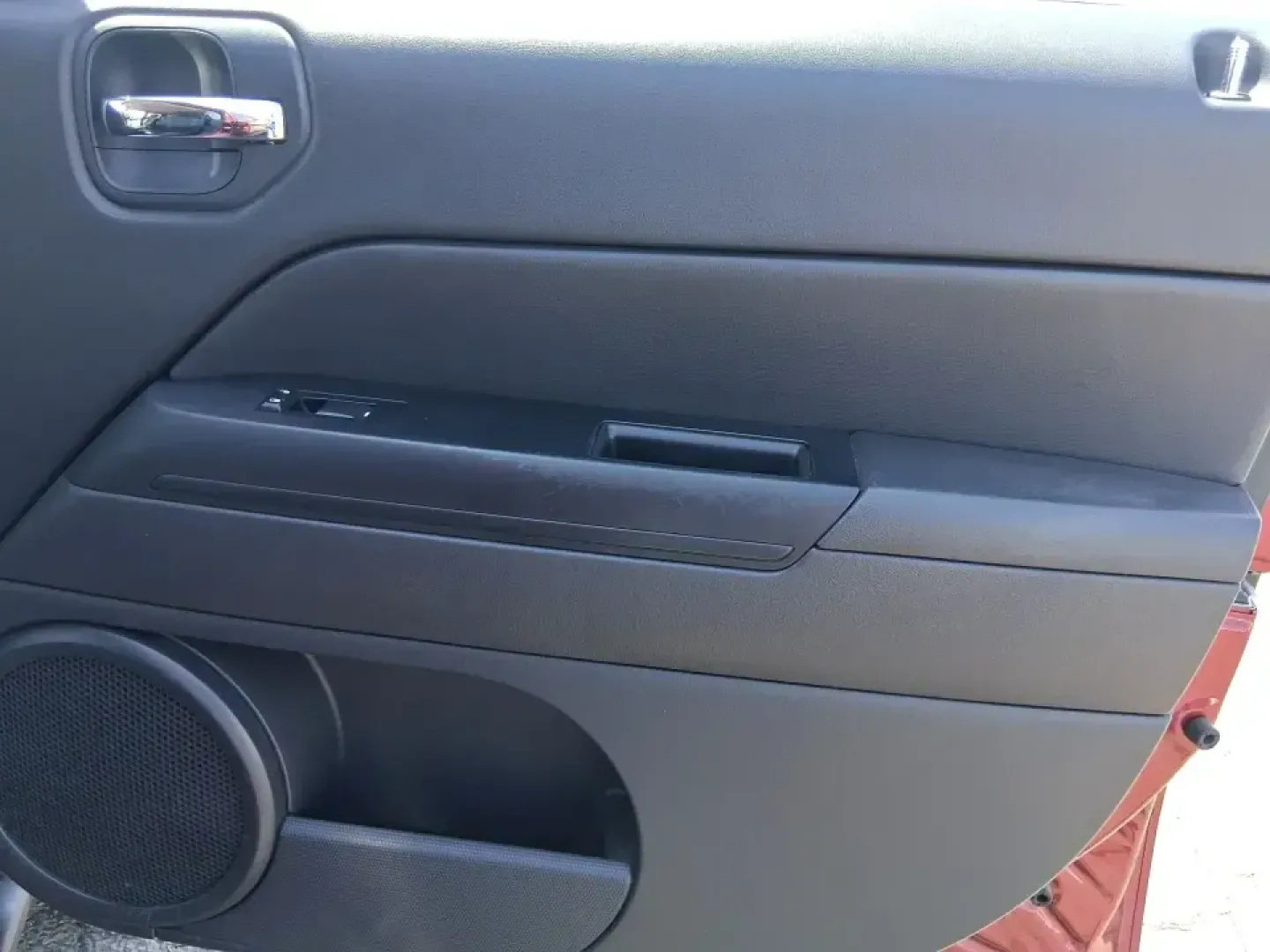 2015 Jeep Patriot Latitude 4WD (1C4NJRFB0FD) with an 2.4L L4 DOHC 16V engine, located at 401 Woodman Dr, Riverside, OH, 45431, (937) 908-9800, 39.760899, -84.123421 - Weekday commuting on I675, weekend runs to Eastwood MetroPark, or a packed-up family road trip toward Yellow Springs-this Deep Cherry Red Crystal Pearlcoat 2015 Jeep Patriot Latitude 4WD is built for the kind of life that doesn't stay parked. With SUV versatility, confident four-wheel drive, and sea- Photo#19