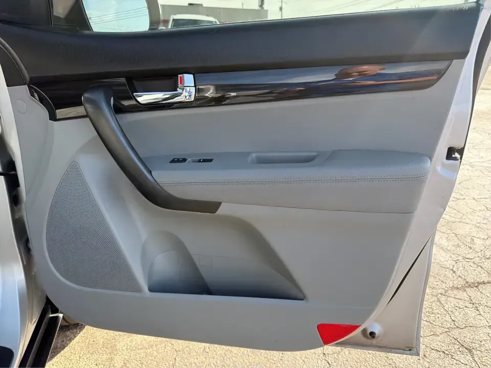 2013 Kia Sorento LX (5XYKT3A12DG) with an 2.4L I-4 DOHC engine, 6-Speed Automatic transmission, located at 8750 N County Rd 25A, Piqua, OH, 45356, (937) 908-9800, 40.164391, -84.232513 - Need one SUV that can handle the school run, a long commute up I75, and a weekend getaway to Indian Lake without blowing your budget? This 2013 Kia Sorento LX in Satin Metal is a practical, road-trip-ready SUV that's sized for real life-easy to park, comfortable for passengers, and versatile enough - Photo#20