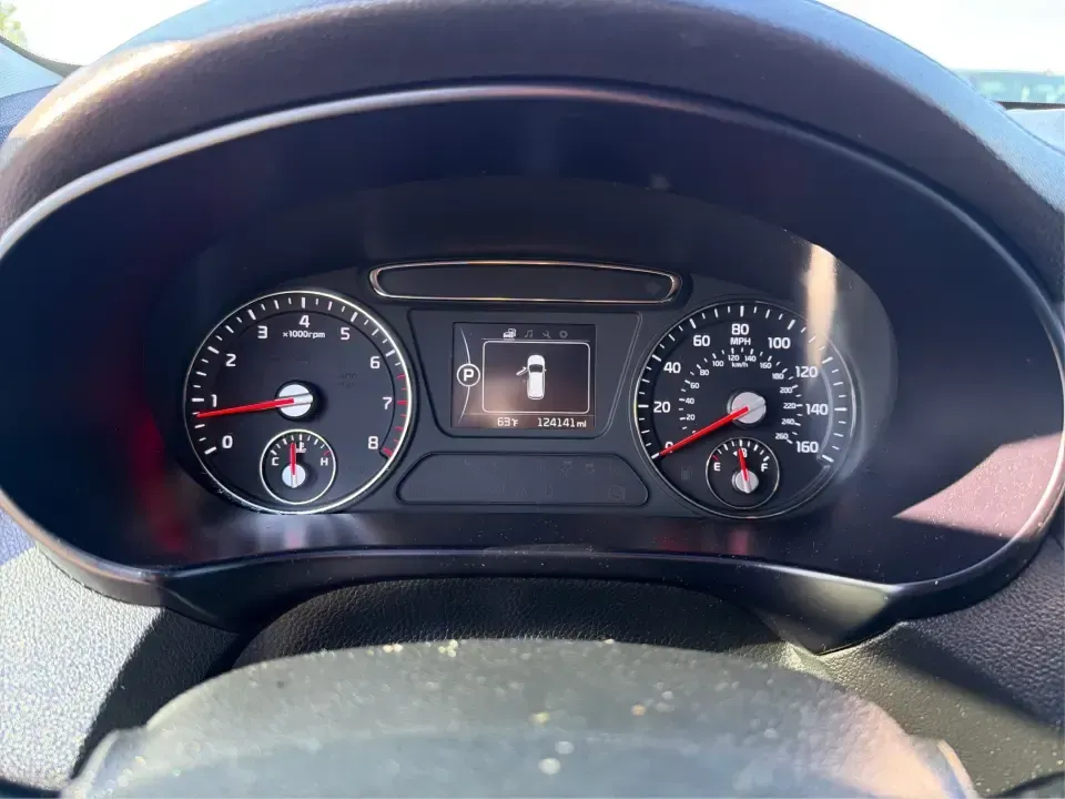 2018 Kia Sorento 2.4L LX (5XYPGDA36JG) with an 2.4L I-4 gasoline direct injection engine, 6A transmission, located at 1099 N County Rd 25A, Troy, OH, 45373, (937) 908-9800, 40.057079, -84.212883 - Build your next chapter around an SUV that's ready for school drop-offs, long commutes up I75, and weekend getaways to Charleston Falls Preserve or a family day near the Miami County Fairgrounds. This 2018 Kia Sorento LX in Snow White Pearl is the kind of practical, go-anywhere crossover that fits r - Photo#15