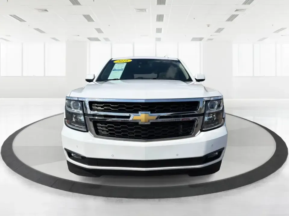 2016 Chevrolet Tahoe LT (1GNSKBKC8GR) with an EcoTec3 5.3L V-8 gasoline direct injection engine, 6A transmission, located at 1230 East Main St, Xenia, OH, 45385, (937) 908-9800, 39.688026, -83.910172 - If your weekends look like youth sports in the morning, a grocery run in the afternoon, and a last-minute road trip after dinner, this 2016 Chevrolet Tahoe LT 4WD is the kind of full-size SUV that keeps up with real life in Piqua. Finished in Summit White and built for comfort, capability, and confi - Photo#7