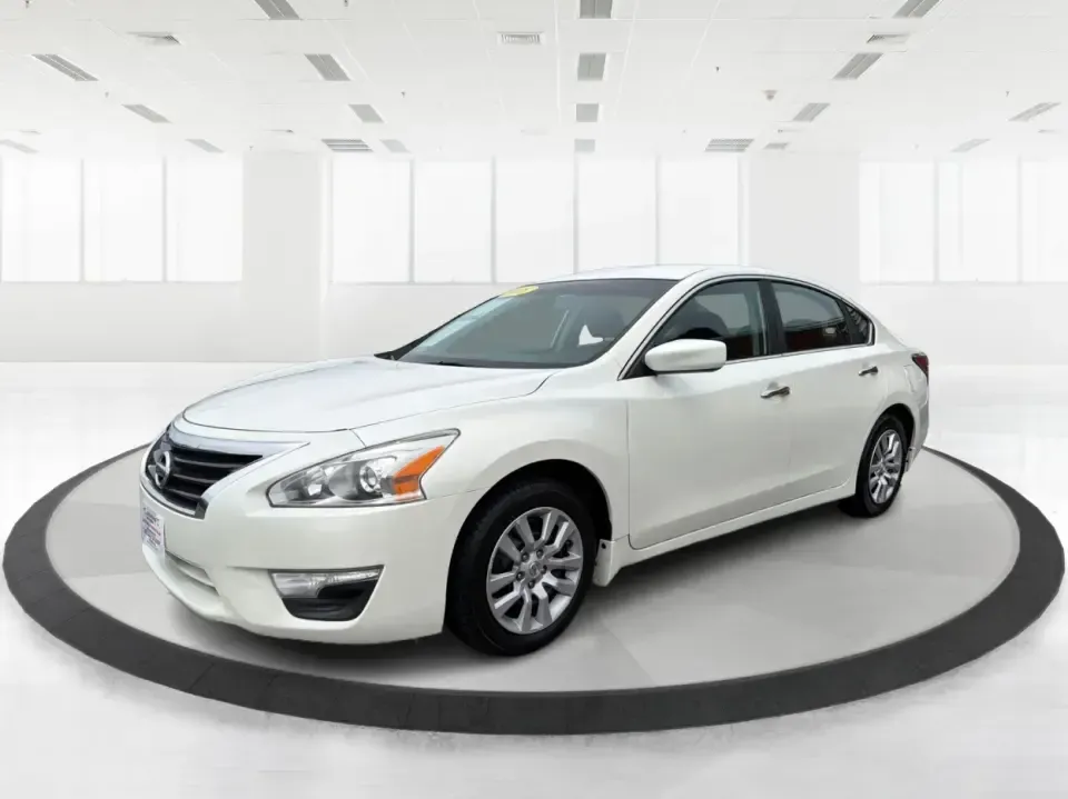 2015 Nissan Altima 2.5 S (1N4AL3AP9FC) with an 2.5L I-4 DOHC engine, Continuously Variable Transmission transmission, located at 1184 Kauffman Ave, Fairborn, OH, 45324, (937) 908-9800, 39.807072, -84.030914 - 2015 Nissan Altima 2.5 S - Photo#8