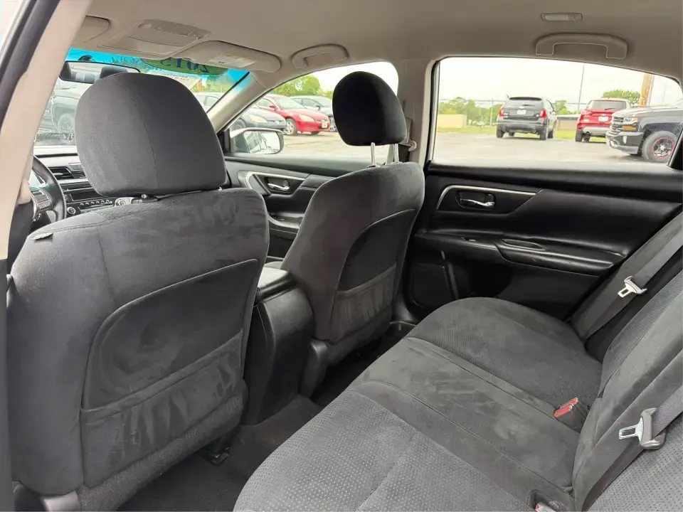 2015 Nissan Altima 2.5 S (1N4AL3AP9FC) with an 2.5L I-4 DOHC engine, Continuously Variable Transmission transmission, located at 1184 Kauffman Ave, Fairborn, OH, 45324, (937) 908-9800, 39.807072, -84.030914 - 2015 Nissan Altima 2.5 S - Photo#10