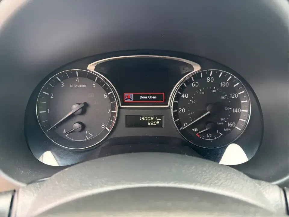 2015 Nissan Altima 2.5 S (1N4AL3AP9FC) with an 2.5L I-4 DOHC engine, Continuously Variable Transmission transmission, located at 1184 Kauffman Ave, Fairborn, OH, 45324, (937) 908-9800, 39.807072, -84.030914 - 2015 Nissan Altima 2.5 S - Photo#15