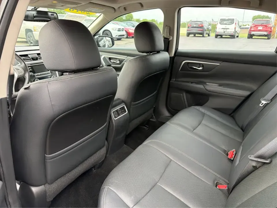 2016 Nissan Altima 2.5 SL (1N4AL3AP1GC) with an 2.5L I-4 DOHC engine, CVT transmission, located at 880 E. National Road, Vandalia, OH, 45377, (937) 908-9800, 39.891918, -84.183594 - Whether you're a Dayton-area commuter stacking highway miles, a busy parent shuttling kids between school and practice, or a weekend road-trip planner who wants comfort without overspending, this **2016 Nissan Altima 2.5 SL** is built for real life. With a sleek **Super Black** exterior and an upsca - Photo#10