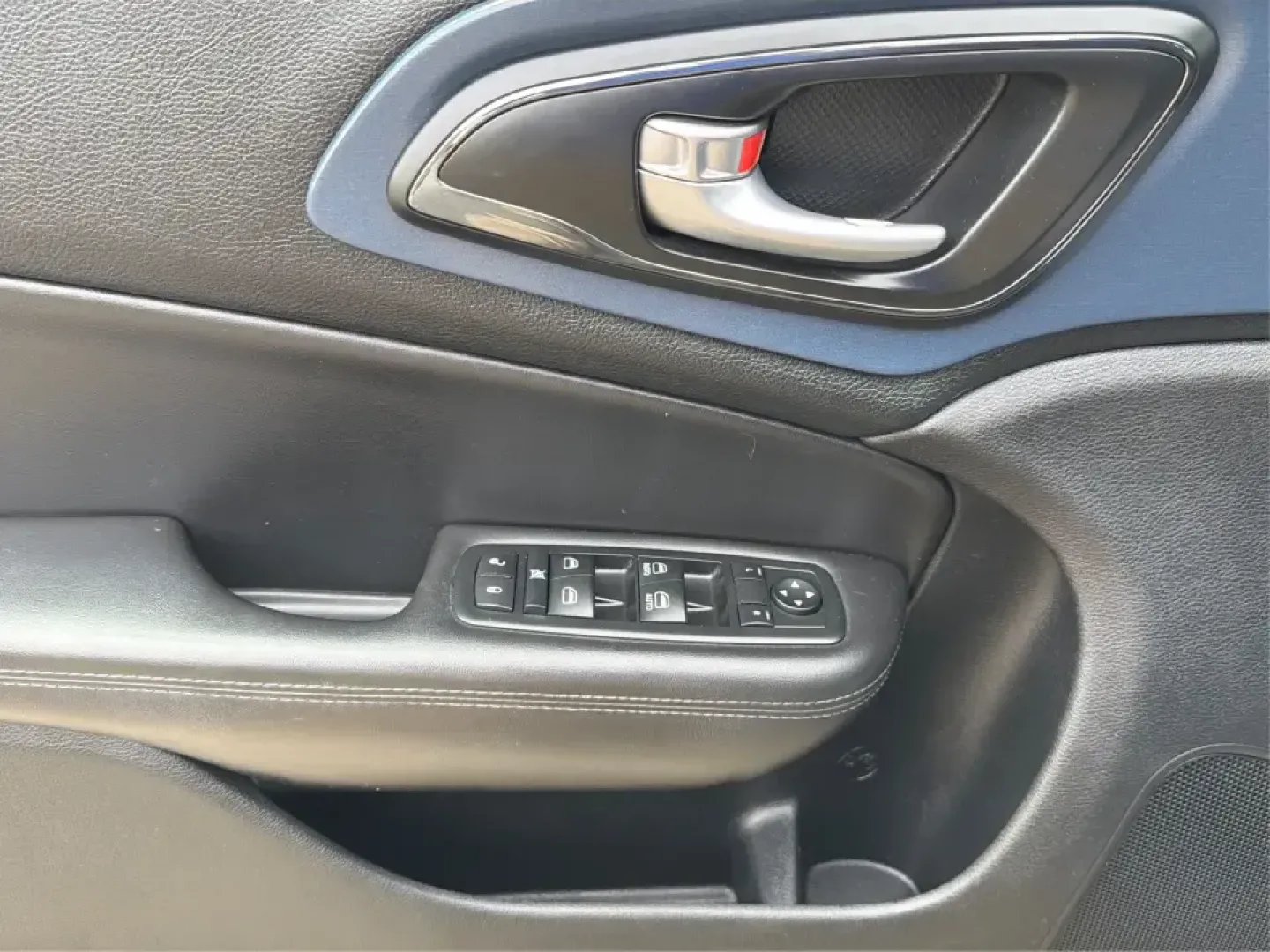 2015 Chrysler 200 S (1C3CCCBG7FN) with an 3.6L V6 DOHC 24V FFV engine, 9-Speed Automatic transmission, located at 8750 N County Rd 25A, Piqua, OH, 45356, (937) 908-9800, 40.164391, -84.232513 - Need a comfortable, stylish sedan for the daily commute between Piqua and Troy, quick errands down N County Rd 25A, or a weekend drive to River's Edge Park and the Great Miami River bike trail? This 2015 Chrysler 200 S is a smart pick for drivers who want V6 power, modern tech, and a refined cabin w - Photo#19