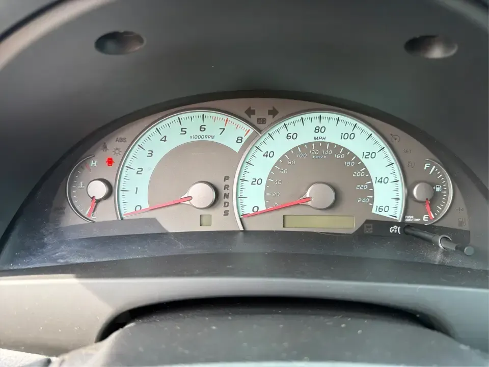 2011 Toyota Camry SE V6 (4T1BK3EK9BU) with an 3.5L V-6 DOHC engine, 6-Speed Automatic transmission, located at 8750 N County Rd 25A, Piqua, OH, 45356, (937) 908-9800, 40.164391, -84.232513 - Need a commuter that can eat up I75 miles all week, then still feel sporty for a Saturday drive past the Great Miami River or out toward the Miami Valley? This 2011 Toyota Camry SE V6 is the kind of practical-yet-fun sedan that fits real life in Piqua-reliable for work runs, comfortable for family e - Photo#15