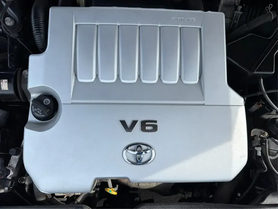 2011 Toyota Camry SE V6 (4T1BK3EK9BU) with an 3.5L V-6 DOHC engine, 6-Speed Automatic transmission, located at 4508 South Dixie Dr, Moraine, OH, 45439, (937) 908-9800, 39.689976, -84.218452 - Need a commuter that can eat up I75 miles all week, then still feel sporty for a Saturday drive past the Great Miami River or out toward the Miami Valley? This 2011 Toyota Camry SE V6 is the kind of practical-yet-fun sedan that fits real life in Piqua-reliable for work runs, comfortable for family e - Photo#11