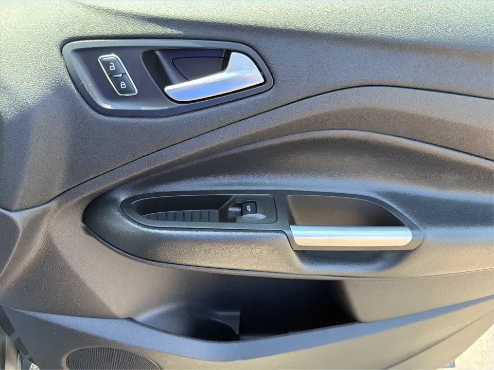 2016 Ford Escape SE (1FMCU0G77GU) with an 2.5L L4 DOHC 16V engine, 6-Speed Automatic transmission, located at 4508 South Dixie Dr, Moraine, OH, 45439, (937) 908-9800, 39.689976, -84.218452 - Whether you're commuting up and down South Dixie Drive, running errands between Moraine and Dayton, or packing up for a weekend getaway, this 2016 Ford Escape SE is the kind of practical SUV that fits real life. It's easy to park, comfortable for daily driving, and versatile enough for everything fr - Photo#20