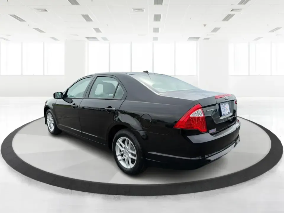 2012 Ford Fusion S (3FAHP0GA3CR) with an 2.5L L4 DOHC 16V engine, located at 1099 N County Rd 25A, Troy, OH, 45373, (937) 908-9800, 40.057079, -84.212883 - Need a dependable commuter that still feels comfortable for weekend plans and family errands around Miami County? This 2012 Ford Fusion S sedan is a smart fit for life in Troy, Ohio-easy to park downtown, smooth on longer drives up I75, and practical for everything from school drop-offs to shopping - Photo#4