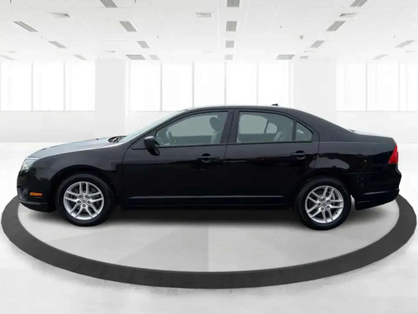 2012 Ford Fusion S (3FAHP0GA3CR) with an 2.5L L4 DOHC 16V engine, located at 401 Woodman Dr, Riverside, OH, 45431, (937) 908-9800, 39.760899, -84.123421 - Need a dependable commuter that still feels comfortable for weekend plans and family errands around Miami County? This 2012 Ford Fusion S sedan is a smart fit for life in Troy, Ohio-easy to park downtown, smooth on longer drives up I75, and practical for everything from school drop-offs to shopping- Photo#5