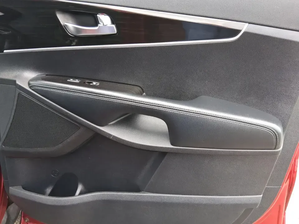 2019 Kia Sorento 2.4L LX (5XYPGDA32KG) with an 2.4L I-4 gasoline direct injection engine, 6A transmission, located at 1184 Kauffman Ave, Fairborn, OH, 45324, (937) 908-9800, 39.807072, -84.030914 - Pack up the kids, load the cooler, and head out for a weekend at John Bryan State Park or a day trip to the National Museum of the U.S. Air Force-this 2019 Kia Sorento LX is the kind of SUV that fits real life in Fairborn. With three-row flexibility, confident capability, and everyday comfort, it's - Photo#18