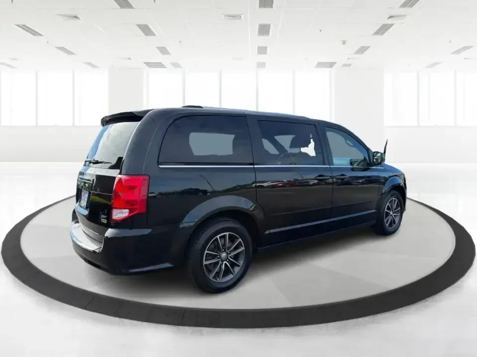 2017 Dodge Grand Caravan SXT (2C4RDGCG6HR) with an Pentastar 3.6L V-6 DOHC engine, 6A transmission, located at 1230 East Main St, Xenia, OH, 45385, (937) 908-9800, 39.688026, -83.910172 - Make school drop-offs, grocery runs, and weekend road trips feel easy again in a family-ready van that's built to haul people, gear, and memories. This 2017 Dodge Grand Caravan SXT in Black Onyx Crystal Pearlcoat is a smart pick for growing families, busy commuters who need space, and budget-conscio - Photo#2