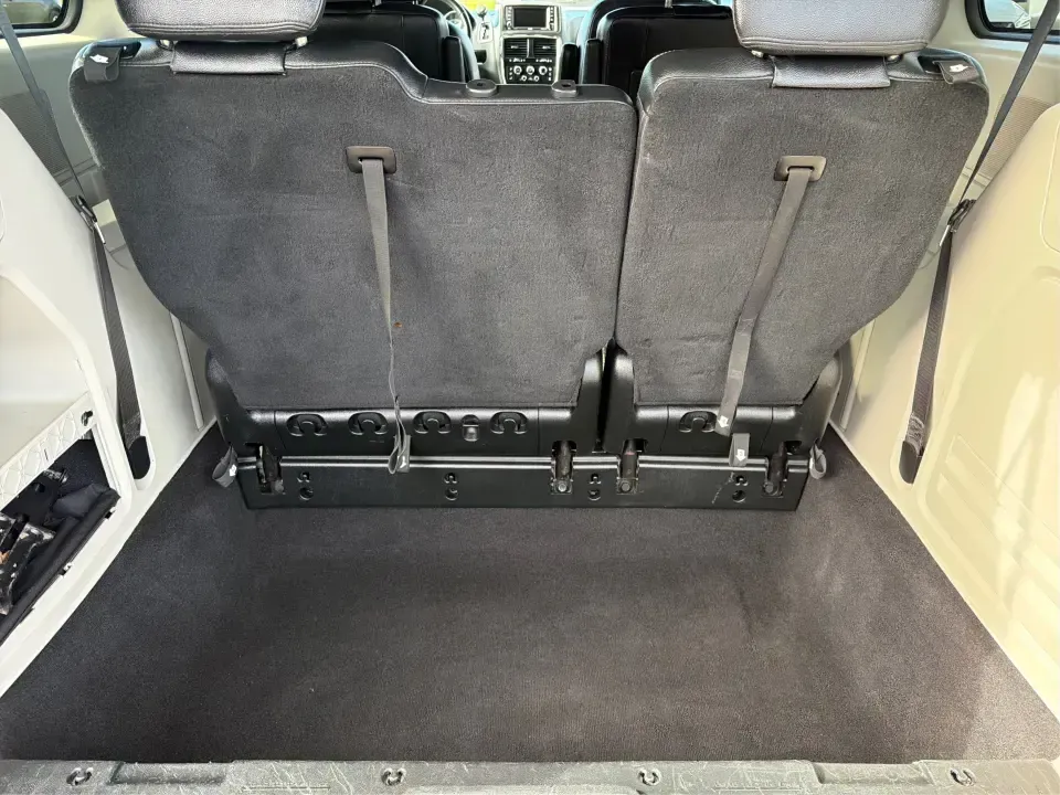2017 Dodge Grand Caravan SXT (2C4RDGCG6HR) with an Pentastar 3.6L V-6 DOHC engine, 6A transmission, located at 1230 East Main St, Xenia, OH, 45385, (937) 908-9800, 39.688026, -83.910172 - Make school drop-offs, grocery runs, and weekend road trips feel easy again in a family-ready van that's built to haul people, gear, and memories. This 2017 Dodge Grand Caravan SXT in Black Onyx Crystal Pearlcoat is a smart pick for growing families, busy commuters who need space, and budget-conscio - Photo#12