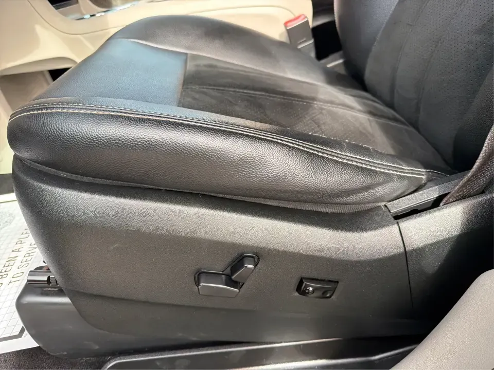 2017 Dodge Grand Caravan SXT (2C4RDGCG6HR) with an Pentastar 3.6L V-6 DOHC engine, 6A transmission, located at 1230 East Main St, Xenia, OH, 45385, (937) 908-9800, 39.688026, -83.910172 - Make school drop-offs, grocery runs, and weekend road trips feel easy again in a family-ready van that's built to haul people, gear, and memories. This 2017 Dodge Grand Caravan SXT in Black Onyx Crystal Pearlcoat is a smart pick for growing families, busy commuters who need space, and budget-conscio - Photo#18