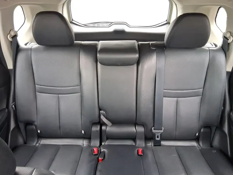 2016 Nissan Rogue SL (5N1AT2MV7GC) with an 2.5L I-4 DOHC engine, CVT transmission, located at 1230 East Main St, Xenia, OH, 45385, (937) 908-9800, 39.688026, -83.910172 - Picture your next Ohio weekend: packing up for John Bryan State Park, cruising out toward Clifton Gorge, or simply making the school run and the daily commute down US-35 feel easier and more comfortable. This 2016 Nissan Rogue SL in eye-catching Cayenne Red is the kind of practical, do-it-all SUV th - Photo#14