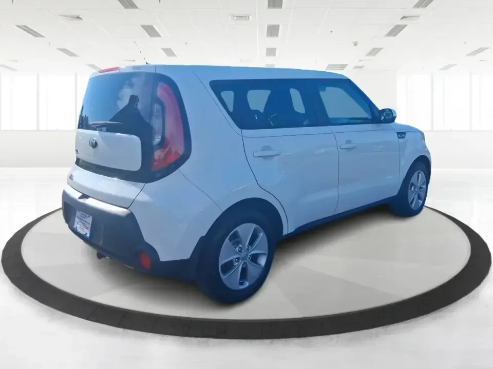 2015 Kia Soul Base (KNDJN2A28F7) with an 1.6L L4 DOHC 16V engine, located at 1099 N County Rd 25A, Troy, OH, 45373, (937) 908-9800, 40.057079, -84.212883 - Whether you're commuting down I-75, running errands between Troy neighborhoods, or packing up for a weekend escape to Charleston Falls Preserve, this 2015 Kia Soul is the kind of practical, personality-packed ride that fits real life. With its easy-to-park wagon shape, versatile cargo space, and fue - Photo#2