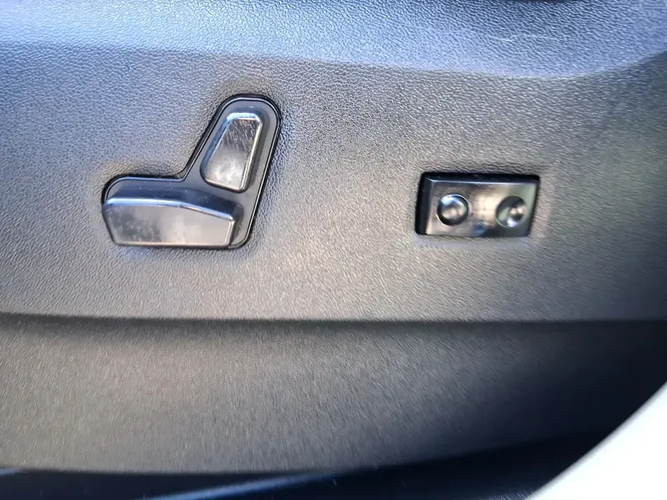 2018 Dodge Grand Caravan SXT (2C4RDGCG5JR) with an Pentastar 3.6L V-6 DOHC engine, 6A transmission, located at 8750 N County Rd 25A, Piqua, OH, 45356, (937) 908-9800, 40.164391, -84.232513 - Road-trip weekends to Indian Lake, daily school drop-offs, and stress-free grocery runs-all get easier when you have a van built for real life. This 2018 Dodge Grand Caravan SXT in Billet Clearcoat is a smart pick for growing families, busy commuters traveling up and down I75, and budget-conscious b - Photo#18