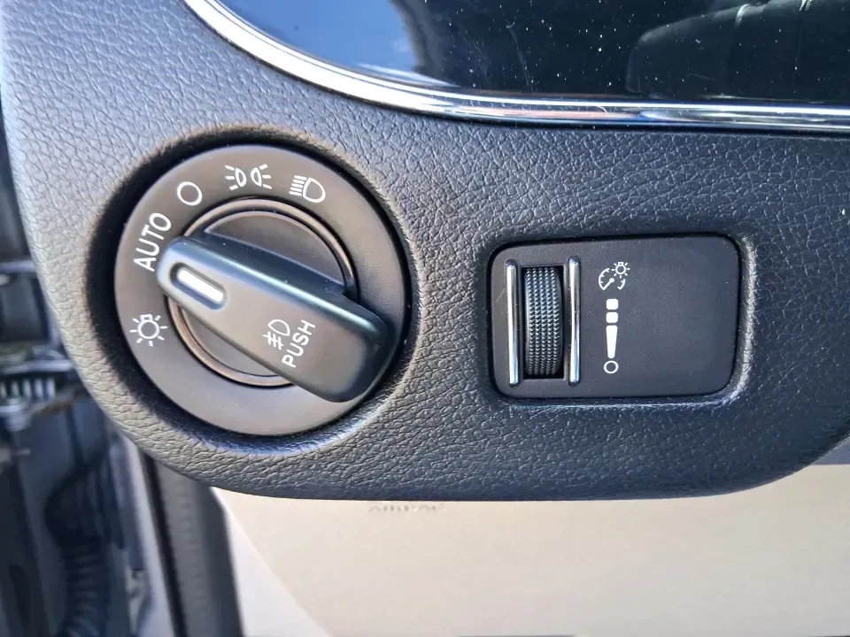 2018 Dodge Grand Caravan SXT (2C4RDGCG5JR) with an Pentastar 3.6L V-6 DOHC engine, 6A transmission, located at 880 E. National Road, Vandalia, OH, 45377, (937) 908-9800, 39.891918, -84.183594 - Road-trip weekends to Indian Lake, daily school drop-offs, and stress-free grocery runs-all get easier when you have a van built for real life. This 2018 Dodge Grand Caravan SXT in Billet Clearcoat is a smart pick for growing families, busy commuters traveling up and down I75, and budget-conscious b - Photo#17