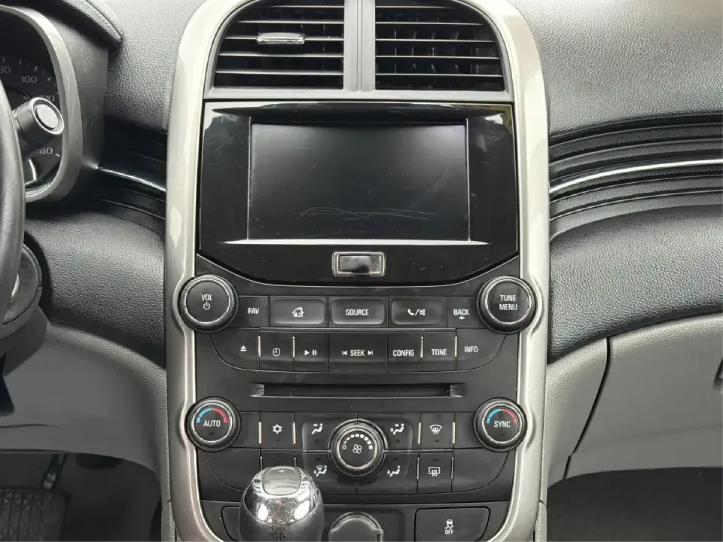 2015 Chevrolet Malibu 2LT (1G11D5SL1FF) with an ECOTEC 2.5L I-4 gasoline direct injection engine, 6-Speed Automatic transmission, located at 4508 South Dixie Dr, Moraine, OH, 45439, (937) 908-9800, 39.689976, -84.218452 - Set up for the daily commute, school drop-offs, and easy weekend getaways, this 2015 Chevrolet Malibu 2LT is the kind of comfortable midsize sedan that fits real life in the Miami Valley. With its smooth ride, practical cabin space, and commuter-friendly efficiency, it's a smart pick for drivers who - Photo#13