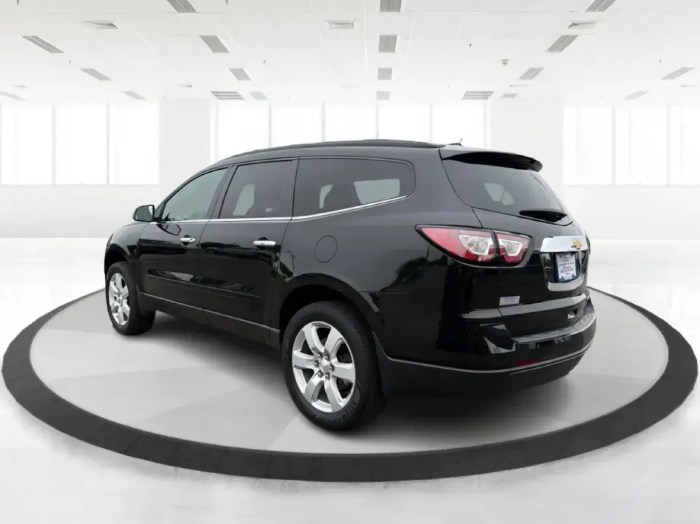 2016 Chevrolet Traverse 1LT (1GNKRGKD1GJ) with an 3.6L V-6 gasoline direct injection engine, 6A transmission, located at 8750 N County Rd 25A, Piqua, OH, 45356, (937) 908-9800, 40.164391, -84.232513 - Load up the kids, the cooler, and the weekend plans-this 2016 Chevrolet Traverse 1LT is the kind of family-ready SUV that makes school runs, long commutes, and Ohio road trips feel simpler. With three-row flexibility, a confident 3.6L V6, and everyday comfort features, it's a smart pick for growing- Photo#4