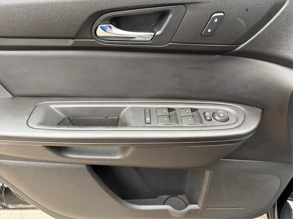2016 Chevrolet Traverse 1LT (1GNKRGKD1GJ) with an 3.6L V-6 gasoline direct injection engine, 6A transmission, located at 8750 N County Rd 25A, Piqua, OH, 45356, (937) 908-9800, 40.164391, -84.232513 - Load up the kids, the cooler, and the weekend plans-this 2016 Chevrolet Traverse 1LT is the kind of family-ready SUV that makes school runs, long commutes, and Ohio road trips feel simpler. With three-row flexibility, a confident 3.6L V6, and everyday comfort features, it's a smart pick for growing - Photo#19