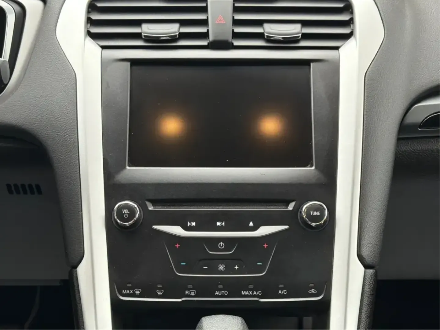 2014 Ford Fusion SE (3FA6P0H90ER) with an 2.0L L4 DOHC 16V engine, located at 1951 S Dayton Lakeview Rd., New Carlisle, OH, 45344, (937) 908-9800, 39.890999, -84.050255 - Picture your next week: smooth commutes down I70, quick errands to Kroger, and a comfortable weekend drive to Dayton or Springfield-without driving something that feels bare-bones. This 2014 Ford Fusion SE in Ingot Silver Metallic fits real life in New Carlisle, Ohio, with the kind of practical comf- Photo#13