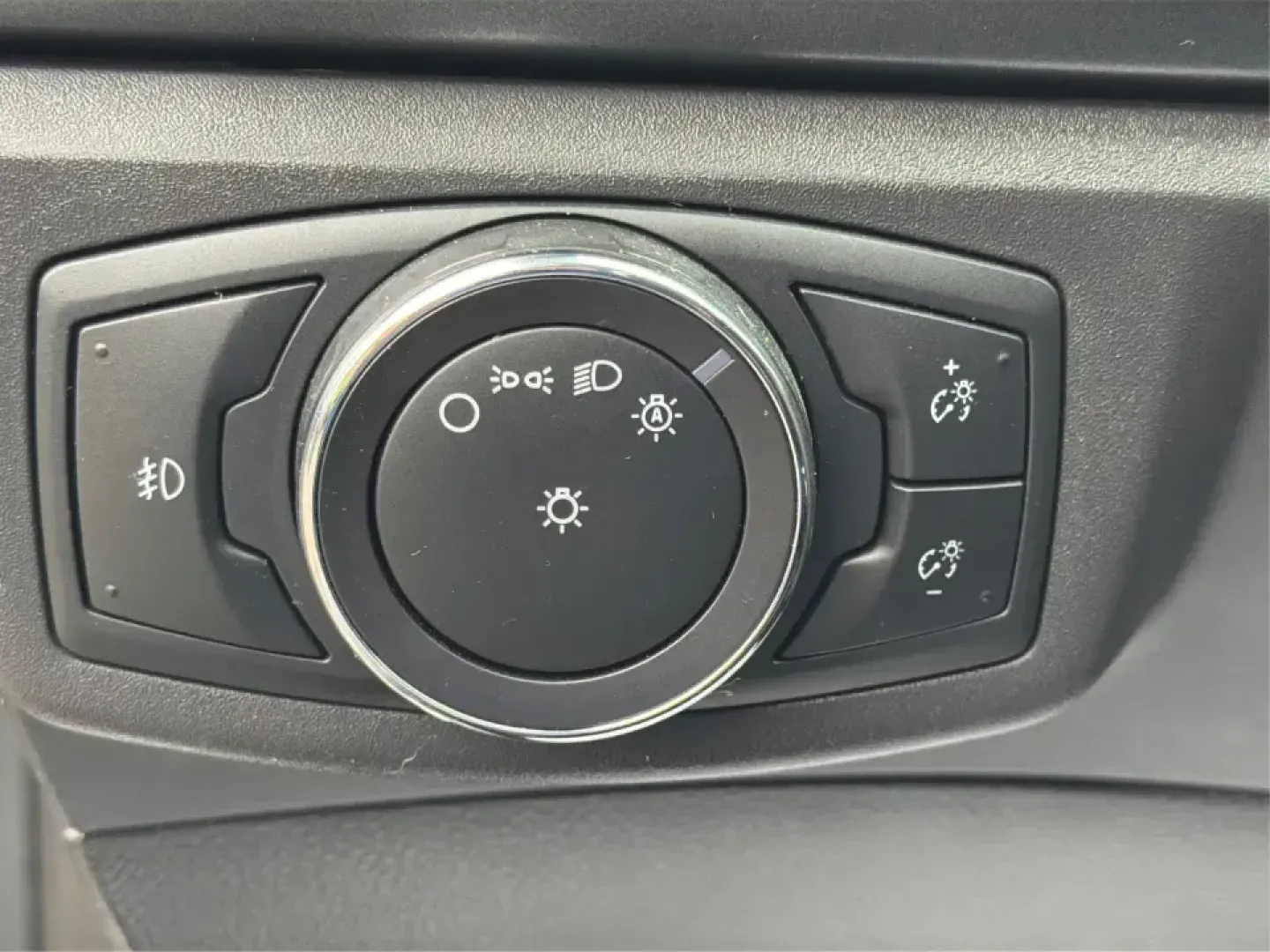 2014 Ford Fusion SE (3FA6P0H90ER) with an 2.0L L4 DOHC 16V engine, located at 1951 S Dayton Lakeview Rd., New Carlisle, OH, 45344, (937) 908-9800, 39.890999, -84.050255 - Picture your next week: smooth commutes down I70, quick errands to Kroger, and a comfortable weekend drive to Dayton or Springfield-without driving something that feels bare-bones. This 2014 Ford Fusion SE in Ingot Silver Metallic fits real life in New Carlisle, Ohio, with the kind of practical comf- Photo#17