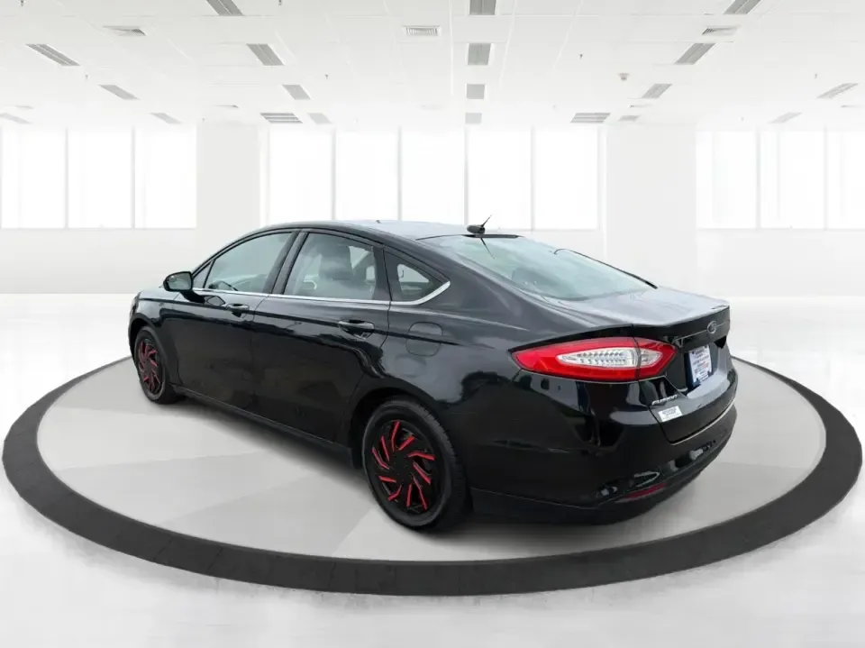 2014 Ford Fusion S (3FA6P0G78ER) with an Duratec 2.5L I-4 DOHC engine, located at 8750 N County Rd 25A, Piqua, OH, 45356, (937) 908-9800, 40.164391, -84.232513 - Are you on the hunt for a reliable sedan that fits seamlessly into your everyday life? Look no further than this stunning 2014 Ford Fusion S, available now at Advantage Car and Credit in Fairborn, OH. This vehicle is the perfect choice for budget-conscious buyers or families needing a dependable rid - Photo#4