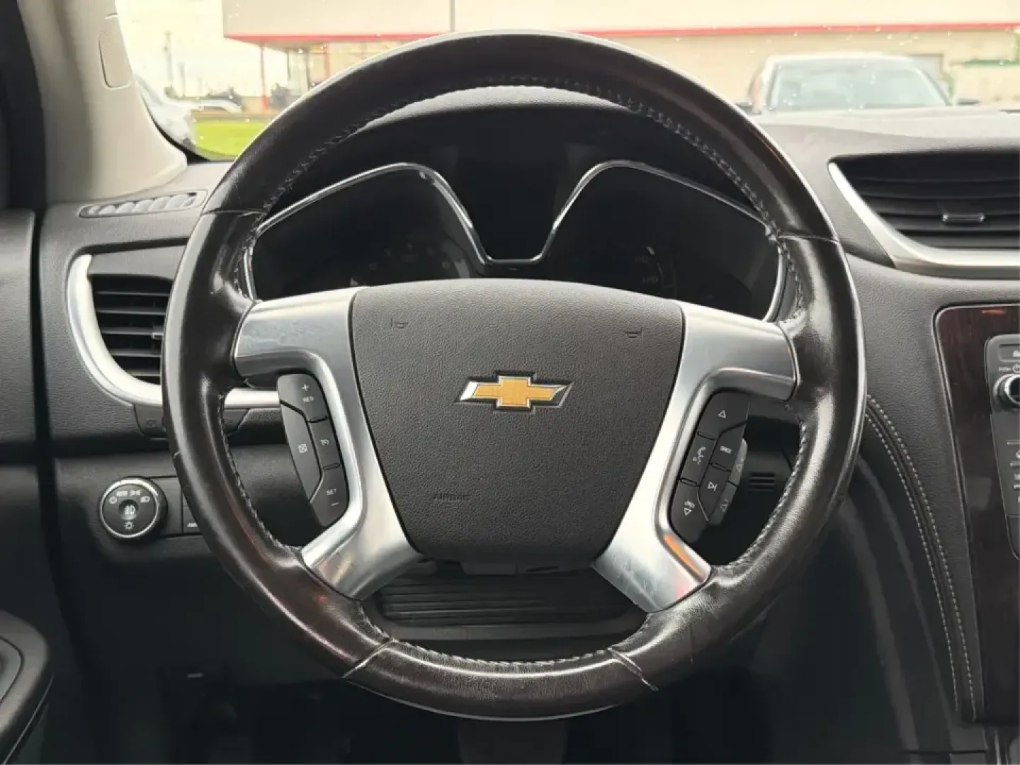 2017 Chevrolet Traverse 2LT (1GNKVHKD5HJ) with an 3.6L V-6 gasoline direct injection engine, 6A transmission, located at 1951 S Dayton Lakeview Rd., New Carlisle, OH, 45344, (937) 908-9800, 39.890999, -84.050255 - Big weekend plans, a growing family, or a daily commute that demands space and comfort? This 2017 Chevrolet Traverse 2LT is the kind of SUV that fits real life in Riverside-ready for school drop-offs, Costco runs, and road trips out toward Hocking Hills with room for friends, gear, and everyone's sn - Photo#15