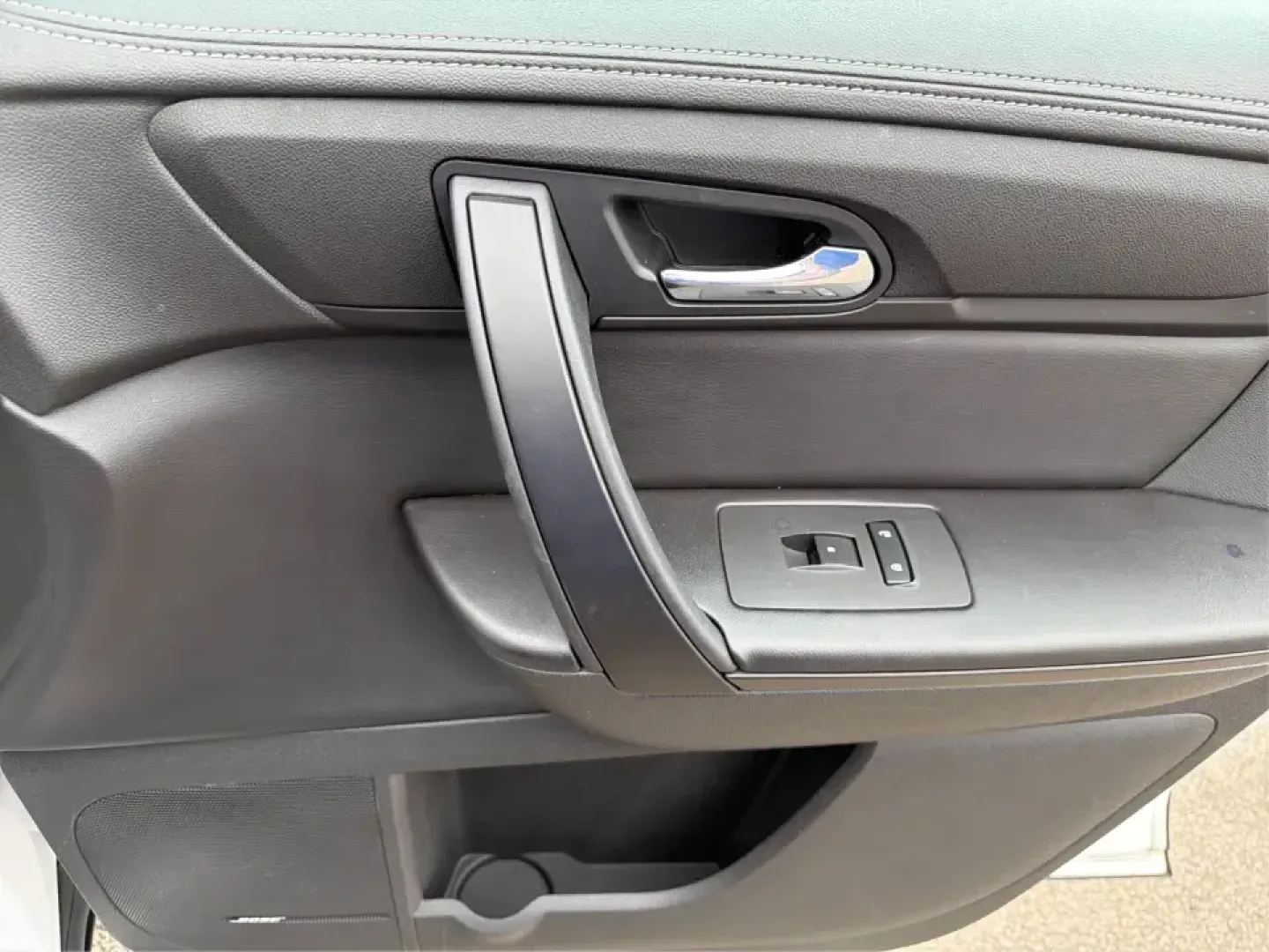 2017 Chevrolet Traverse 2LT (1GNKVHKD5HJ) with an 3.6L V-6 gasoline direct injection engine, 6A transmission, located at 1951 S Dayton Lakeview Rd., New Carlisle, OH, 45344, (937) 908-9800, 39.890999, -84.050255 - Big weekend plans, a growing family, or a daily commute that demands space and comfort? This 2017 Chevrolet Traverse 2LT is the kind of SUV that fits real life in Riverside-ready for school drop-offs, Costco runs, and road trips out toward Hocking Hills with room for friends, gear, and everyone's sn - Photo#19