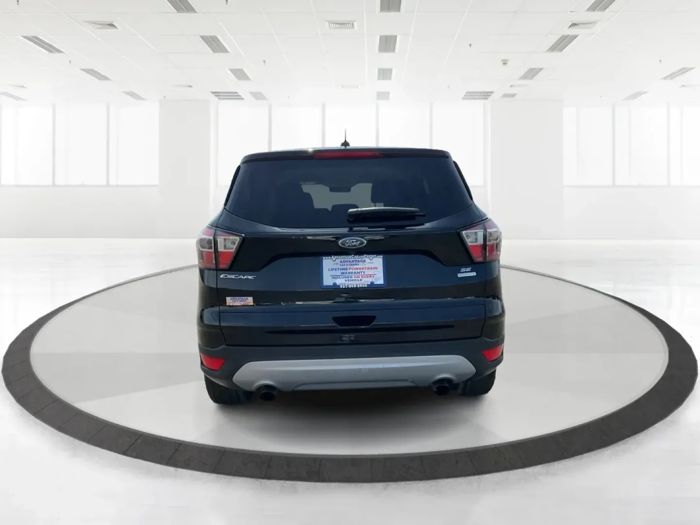 2017 Ford Escape SE (1FMCU0G9XHU) with an EcoBoost 1.5L I-4 gasoline direct injection engine, located at 1184 Kauffman Ave, Fairborn, OH, 45324, (937) 908-9800, 39.807072, -84.030914 - ### Discover the Adventure of the 2017 Ford Escape SE at Advantage Car and Credit<br /> <br /> If you're seeking a vehicle that perfectly adapts to your active lifestyle, look no further than the 2017 Ford Escape SE, available now at Advantage Car and Credit in Fairborn, OH. Whether you're embarking - Photo#3