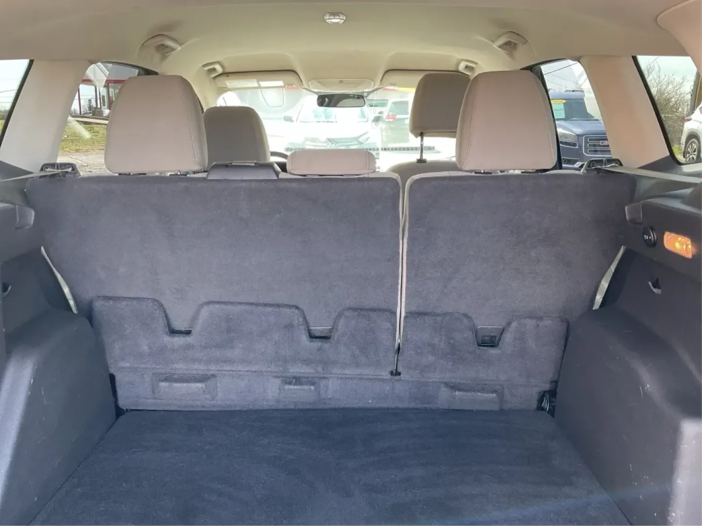 2017 Ford Escape SE (1FMCU0G9XHU) with an EcoBoost 1.5L I-4 gasoline direct injection engine, located at 1184 Kauffman Ave, Fairborn, OH, 45324, (937) 908-9800, 39.807072, -84.030914 - ### Discover the Adventure of the 2017 Ford Escape SE at Advantage Car and Credit<br /> <br /> If you're seeking a vehicle that perfectly adapts to your active lifestyle, look no further than the 2017 Ford Escape SE, available now at Advantage Car and Credit in Fairborn, OH. Whether you're embarking - Photo#11