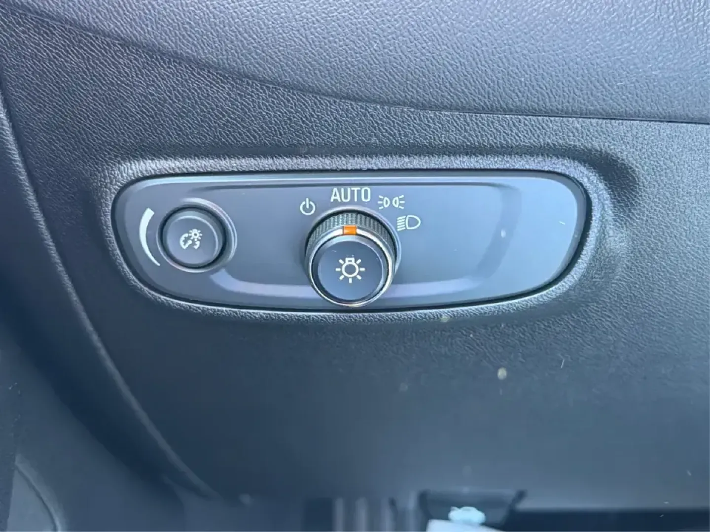2019 Chevrolet Equinox LT (3GNAXJEV6KS) with an 1.5L I-4 gasoline direct injection engine, 6A transmission, located at 4508 South Dixie Dr, Moraine, OH, 45439, (937) 908-9800, 39.689976, -84.218452 - Need one SUV that can handle weekday commutes down South Dixie Dr, school drop-offs, and a weekend run to Carillon Historical Park or the Dayton Dragons game? This 2019 Chevrolet Equinox LT in eye-catching Cajun Red Tintcoat is a smart, comfortable choice for busy lives in the Miami Valley-especiall- Photo#16
