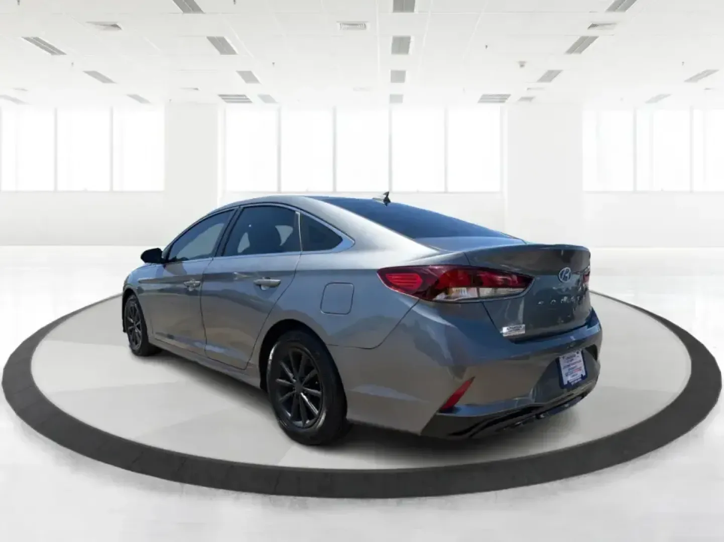 2018 Hyundai Sonata Eco (5NPE24AA3JH) with an 1.6L L4 DOHC 16V TURBO engine, 7A transmission, located at 1951 S Dayton Lakeview Rd., New Carlisle, OH, 45344, (937) 908-9800, 39.890999, -84.050255 - Need a smart, fuel-friendly sedan for a long commute to Dayton, a weekend run to Springfield, or daily school-and-grocery duty around Clark County? This 2018 Hyundai Sonata ECO is built for real life: comfortable for highway miles, easy to park in town, and efficient enough to keep your routine movi- Photo#4
