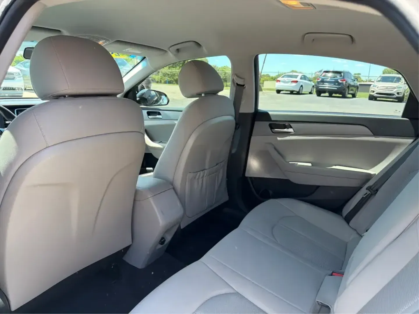 2018 Hyundai Sonata Eco (5NPE24AA3JH) with an 1.6L L4 DOHC 16V TURBO engine, 7A transmission, located at 1951 S Dayton Lakeview Rd., New Carlisle, OH, 45344, (937) 908-9800, 39.890999, -84.050255 - Need a smart, fuel-friendly sedan for a long commute to Dayton, a weekend run to Springfield, or daily school-and-grocery duty around Clark County? This 2018 Hyundai Sonata ECO is built for real life: comfortable for highway miles, easy to park in town, and efficient enough to keep your routine movi- Photo#10