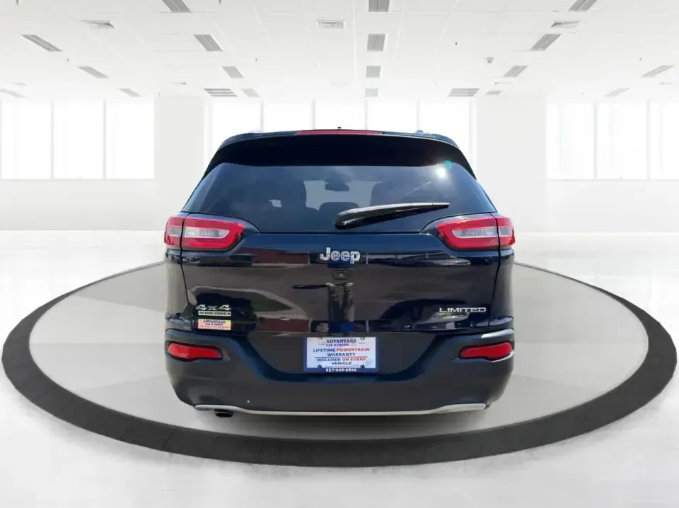 2016 Jeep Cherokee Limited (1C4PJMDB9GW) with an 2.4L L4 DOHC 16V engine, 9A transmission, located at 1184 Kauffman Ave, Fairborn, OH, 45324, (937) 908-9800, 39.807072, -84.030914 - Weekend escapes to John Bryan State Park, snowy commutes to Wright-Patterson AFB, or a comfortable daily run down I675-this 2016 Jeep Cherokee Limited is built for the Fairborn lifestyle. With confident AWD capability, a refined interior, and smart tech for navigation and connectivity, it's a great - Photo#3