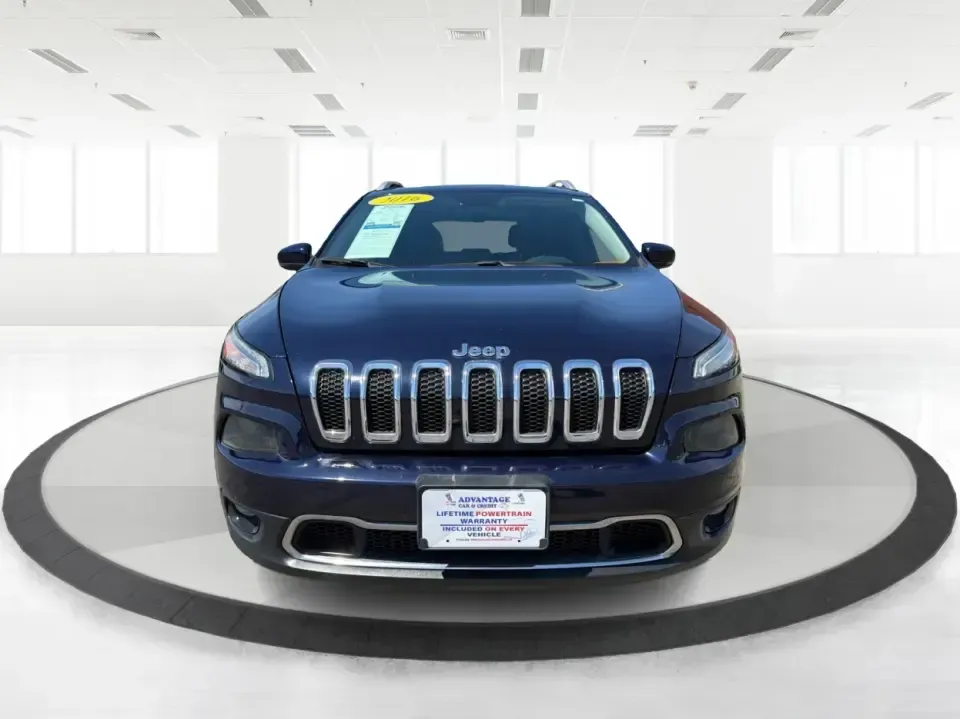 2016 Jeep Cherokee Limited (1C4PJMDB9GW) with an 2.4L L4 DOHC 16V engine, 9A transmission, located at 1184 Kauffman Ave, Fairborn, OH, 45324, (937) 908-9800, 39.807072, -84.030914 - Weekend escapes to John Bryan State Park, snowy commutes to Wright-Patterson AFB, or a comfortable daily run down I675-this 2016 Jeep Cherokee Limited is built for the Fairborn lifestyle. With confident AWD capability, a refined interior, and smart tech for navigation and connectivity, it's a great - Photo#7